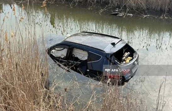 Göyçayda avtomobil su kanalına aşıb, dalğıc qrupu axtarışlara cəlb olunub&nbsp;