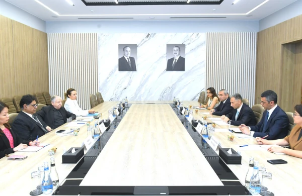 Rəşad Nəbiyev Jan Tod ilə yol təhlükəsizliyini müzakirə edib