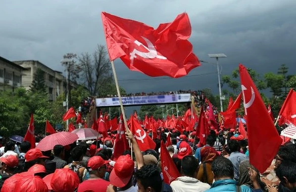 Rusiya kommunistləri QIRĞINA çıxdı – ŞOK parçalanma&nbsp;