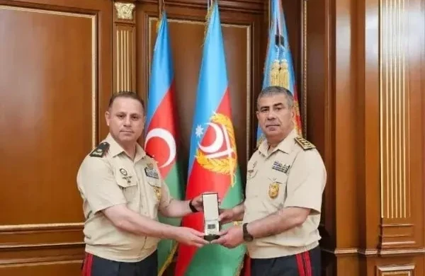 Zakir Həsənov komandanları təltif etdi - FOTO 