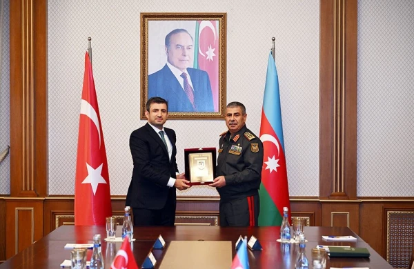 Müdafiə naziri “Baykar” şirkətinin İdarə Heyətinin sədri ilə görüşüb&nbsp;