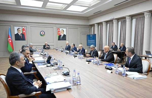 Əli Əsədov nazirləri topladı – bu məsələlər müzakirə olundu