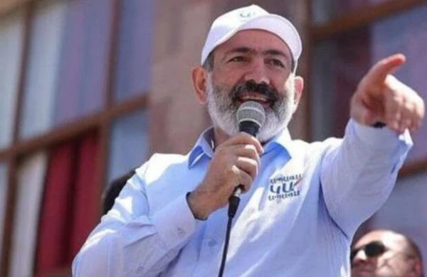 KİV: Hakimlər Paşinyanın təhdidlərindən çəkinmir  