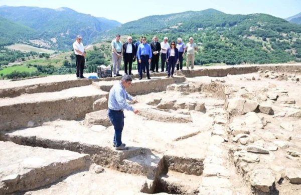 Mədəniyyət naziri Yardımlıda aparılan arxeoloji tədqiqat işləri ilə tanış olub&nbsp;