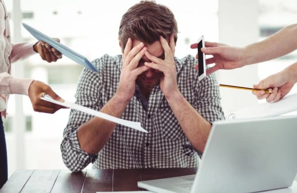 Həkim: Uzunmüddətli stress ciddi xəstəlikləri üzə çıxara bilər