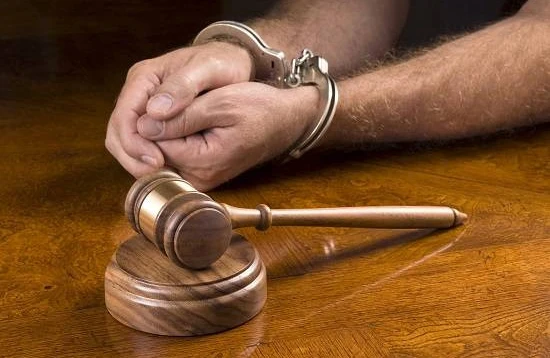 Oğurluq və soyğunçuluq arasındakı fərq nədir? - Vəkil 500 manatlıq həddi izah etdi&nbsp;&nbsp;