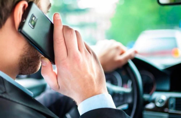 Telefonu uzun müddət qulaqda saxlamaq beyinə zərər verirmi? – Mütəxəssislər nə deyir?&nbsp;&nbsp;