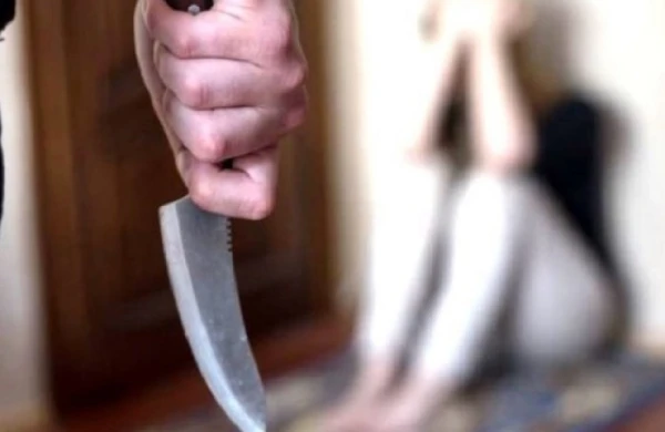 Bakıda boşanmaq istəyən gəlini qayınatası bıçaqladı&nbsp;