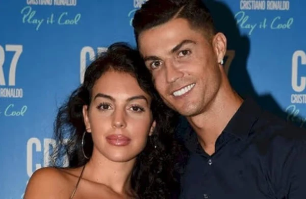 Ronaldo evlənir?