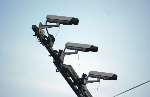 Sürücüklərin DİQQƏTİNƏ!Bu yolda&nbsp; yeni radar quraşdırıldı - Arxadan çəkir - Video&nbsp;