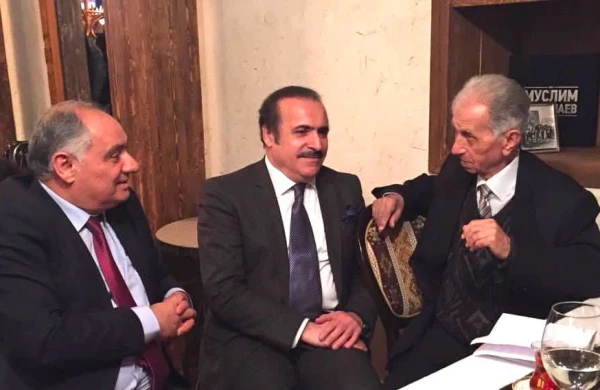 Professor Rafael Hüseynovun doğum gününə&nbsp; QULU MƏHƏRRƏMLİNİN YAZISI