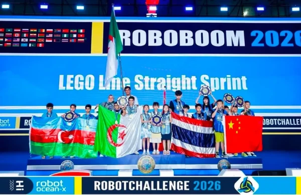 Azərbaycanın gənc robototexnikləri Çində qızıl medal qazandı - FOTO 