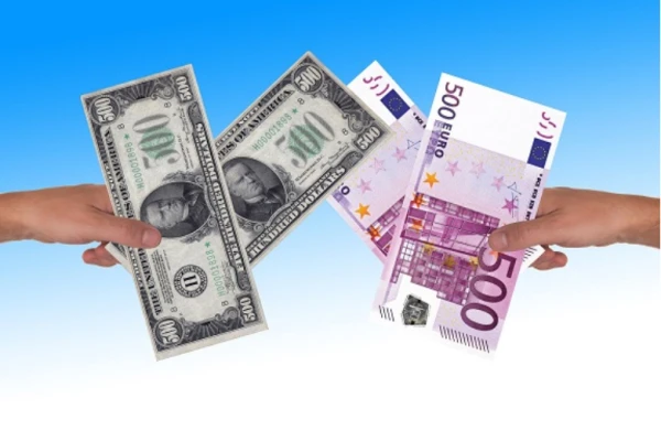Avro və rubl ucuzlaşdı,dollar isə...