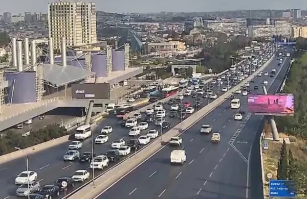 Bakının bu yollarında tıxac var&nbsp;