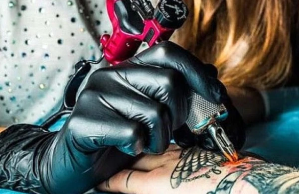 Döymə (tattoo) xərçəng riskini artırır?  