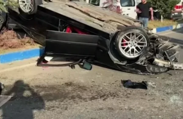 Sumqayıtda BMW üç avtomobilə çırpılaraq aşdı 