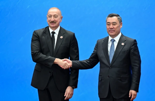 Prezident “ŞƏT plyus” formatında görüşdə iştirak etmək üçün Bişkekdəki “Irıs Ordo” Konqres Mərkəzinə gəlib 