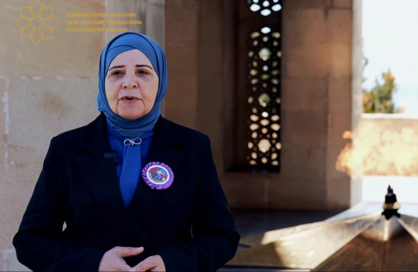 Şəhid anası Şuşada qayalara yazı yazanlara etirazını bildirdi:Bu tarixi abidələr bizim qan yaddaşımızdır  