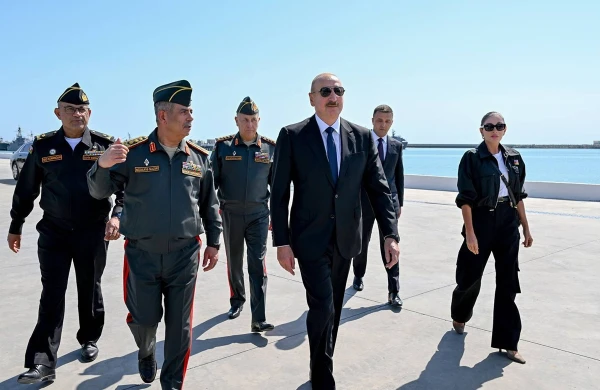 Prezident İlham Əliyev Hərbi Dəniz Qüvvələrində olub - FOTO