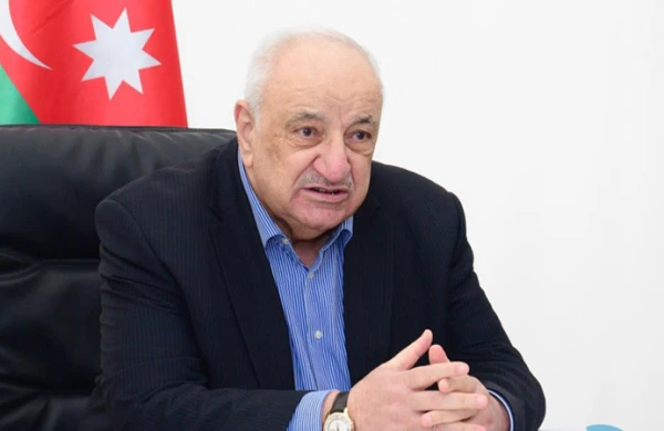 Nazir Abid Şərifovun qardaşı oğlunu təqaüdə göndərdi (FOTO)&nbsp;