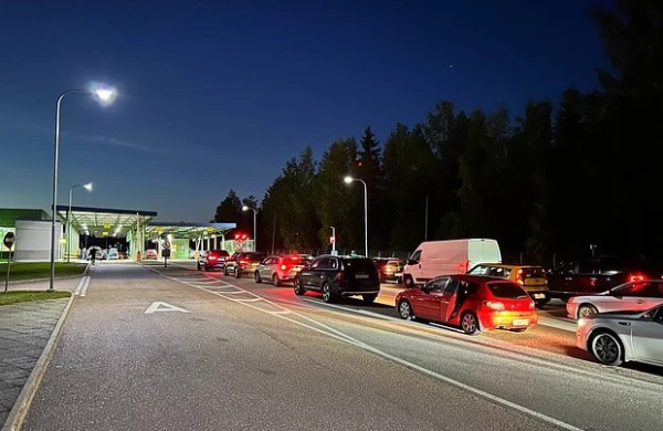 Finlandiya Rusiya ilə sərhədində sədd inşa edib