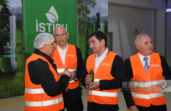 İlham Əliyev və Məsud Pezeşkianın "İstisu" içmək ənənəsini Hikmət Hacıyev İran səfiri ilə Kəlbəcərdə davam etdirib 