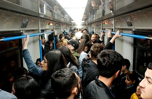 Metronun başına düşən daş -&nbsp; &nbsp;Hardasan,ay Tağı Əhmədov!