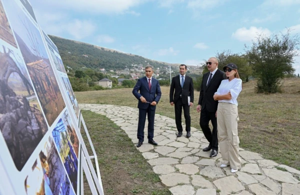 Prezident Şamaxıda Pir Ömər Sultan ziyarətgahında aparılan konservasiya işləri ilə tanış olub