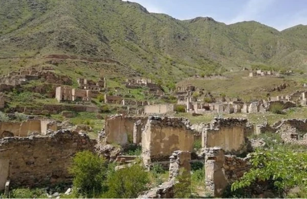 Qərbi Azərbaycanda mədəni irsin məhv edilməsi: alimlərdən HESABAT  