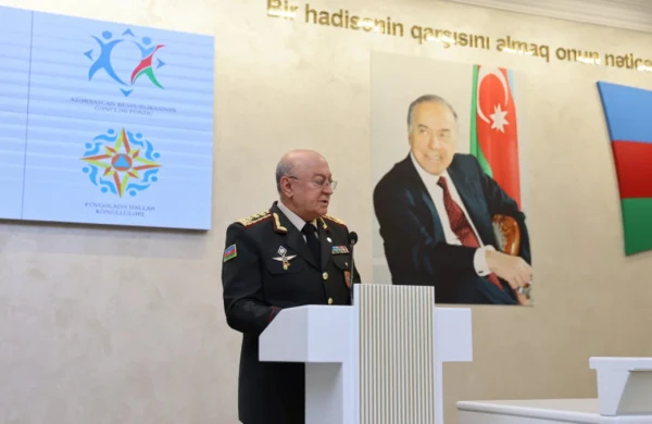 Kəmaləddin Heydərov könüllülərin sertifikatlarla təltifetmə mərasimində iştirak edib&nbsp;
