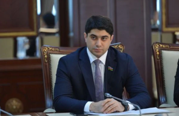 Deputat parlamentdə “ChatGPT” ilə yazışmadan danışdı&nbsp;