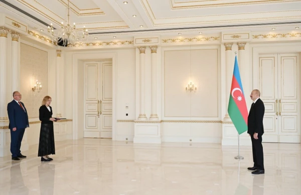 İlham Əliyev Estoniyanın Azərbaycanda yeni təyin olunmuş səfirini qəbul edib 