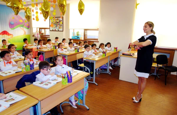 Övladı məktəbə gedən valideynlərin DİQQƏTİNƏ!  — Psixoloqlar vacib detalları AÇIQLAYIR