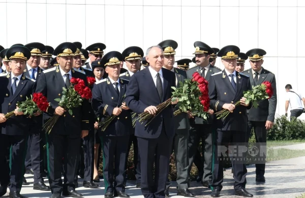Kamran Əliyev və prokurorluq əməkdaşları Zəfər abidəsini ziyarət ediblər&nbsp;