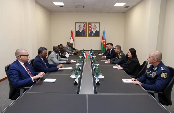 Azərbaycan və Sudan arasında hərbi-texniki əməkdaşlıq məsələləri müzakirə edilib