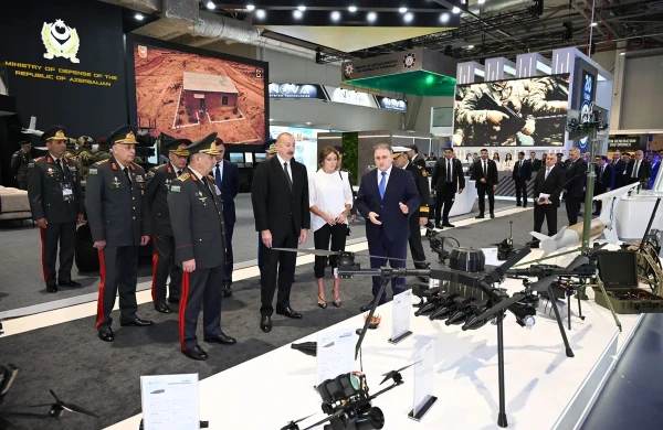 İlham Əliyev "ADEX 2026" və "Securex Caspian" sərgiləri ilə tanış olub - YENİLƏNİB