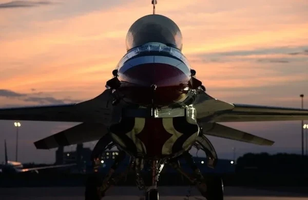 Çin ABŞ-ın Tayvana F-16 təyyarələrinin satışına qarşı çıxır