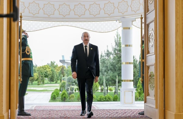 Berdiməhəmmədov Əliyevi qarşıladı - Fotolar&nbsp;
