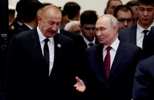İlham Əliyev Türkmənistanda Putinlə ayaqüstü söhbət etdi - FOTO  