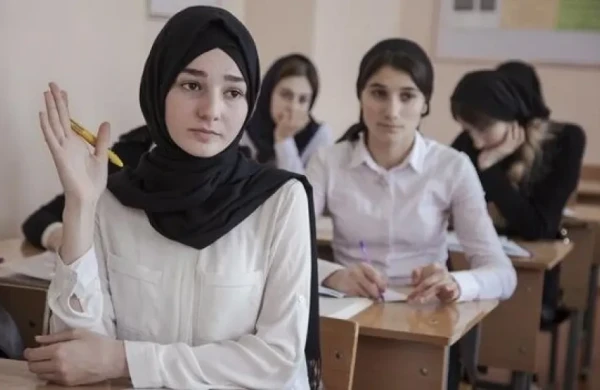 Türk dövlətlərində hicab qadağası: Hansı ölkələrdə məktəbə baş örtüyü ilə girmək olmaz?&nbsp;