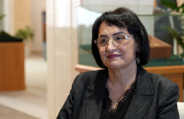  Evində, küçədə hicab geyinməsinə qarışanmı var? -Aida Eyvazlı YAZIR