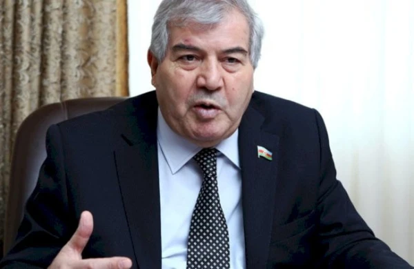“Analarımız, nənələrimiz kəlağayı örtüb, şal bağlayıblar...” – Sabir Rüstəmxanlı&nbsp;