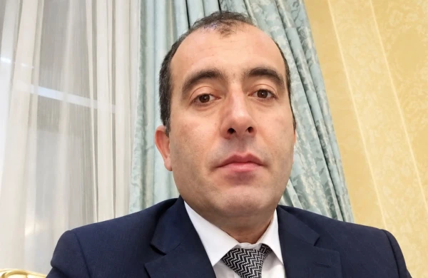 Restoranda pul alarkən tutulmuşdu - Məmura hökm oxundu&nbsp;