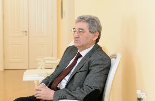 SƏRT AÇIQLAMA:Qaragüruh dəstəsinin qarşısı qətiyyətlə alınmalıdır