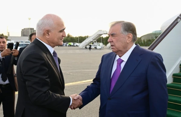Emoməli Rəhmon Azərbaycana səfərə gəlib 