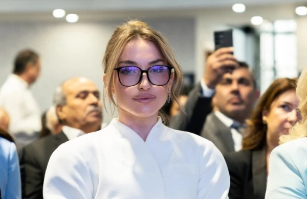 Prezidentin gəlini beynəlxalq konfransda - Fotolar