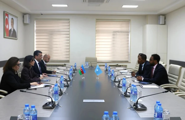 Azərbaycan və Somali media sahəsində əməkdaşlıq imkanlarını müzakirə edib 