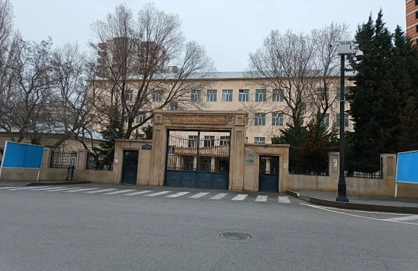 Bakıda məktəblinin 4-cü mərtəbədən yıxılaraq ölməsi faktı araşdırılır&nbsp;