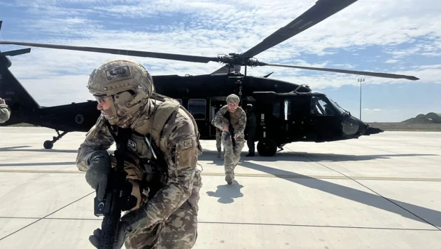 Azərbaycan desantları beynəlxalq təlimdə şərti terrorçunu zərərsizləşdirib və qrup rəhbərini ələ keçirib