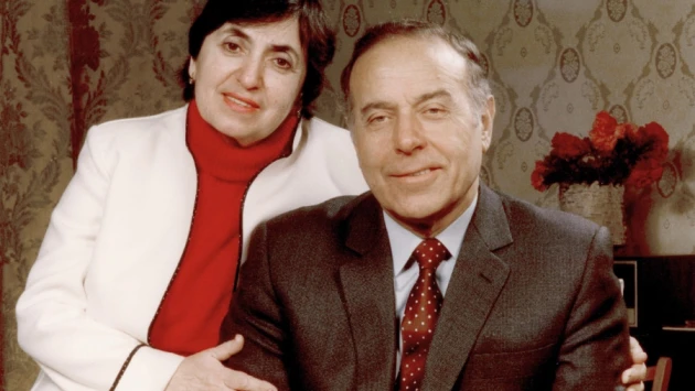 "Zərifə xanımın humanist siması onun kimsəsiz uşaqlara olan münasibətində özünü qabarıq göstərirdi"  —  Zaur Şükürov YAZIR